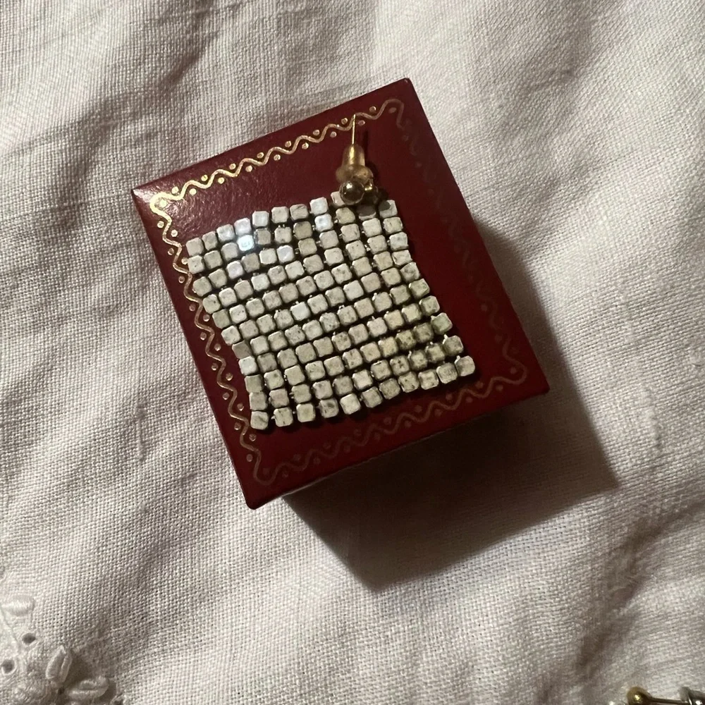 Vintage disco 🕺 70’s 80’s mesh dangle earrings‎